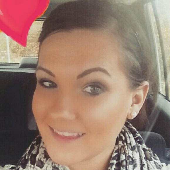 Meet your Posher, Darcy - Picture 2 of 3